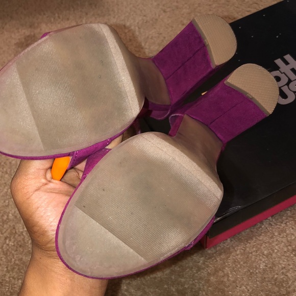 Heels - Picture 2 of 3